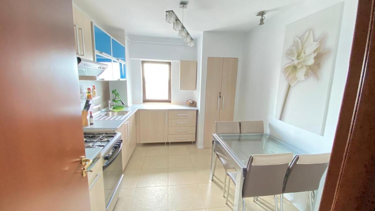 Magic Blue Sea Apartment Constanta Bagian luar foto