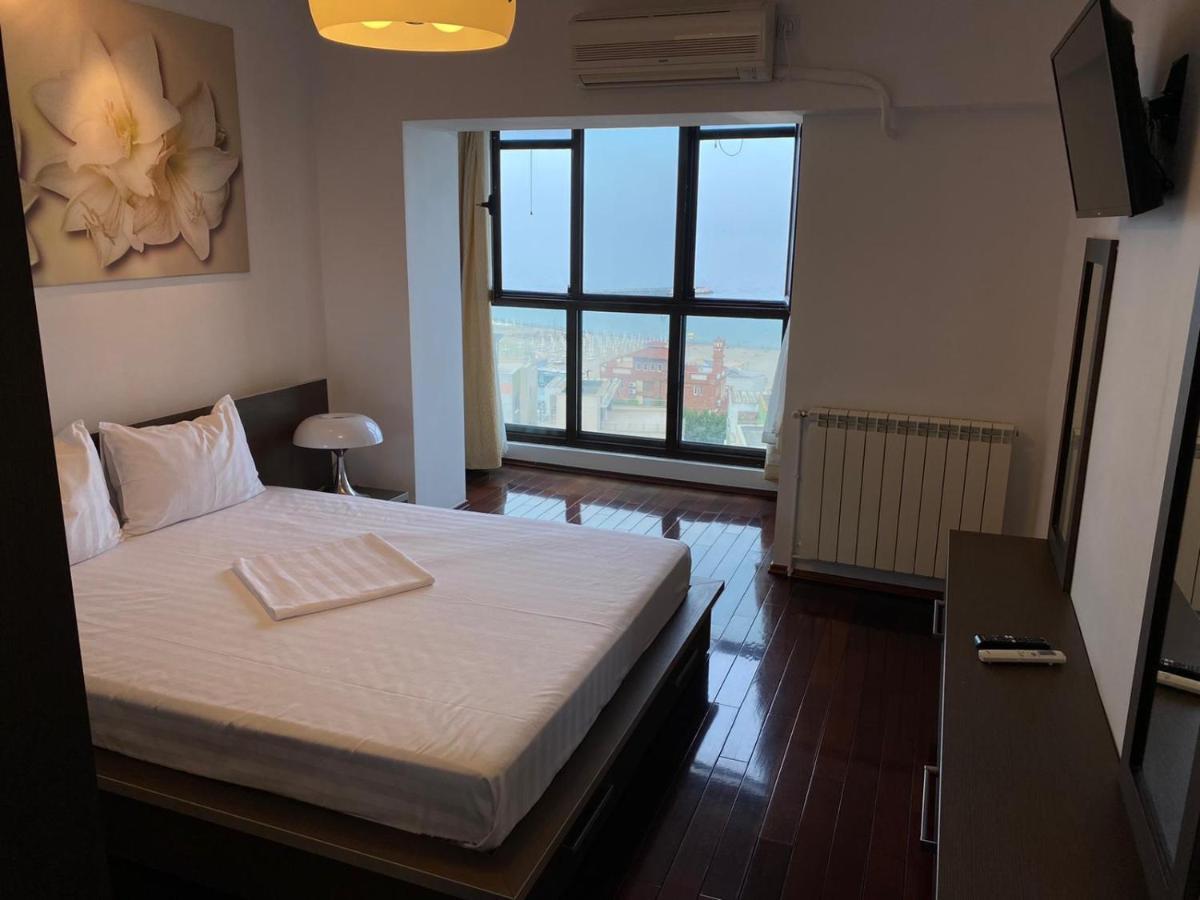 Magic Blue Sea Apartment Constanta Bagian luar foto